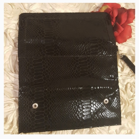 Charlotte Russe Clutch Wallet . - Picture 4 of 8